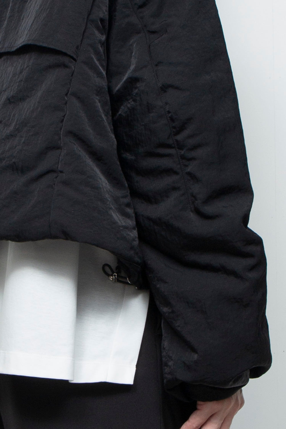 <LAST 1点> LB25AW-BL03-VTN | QUOISM®️パッティングショートフードブルゾン | BLACK