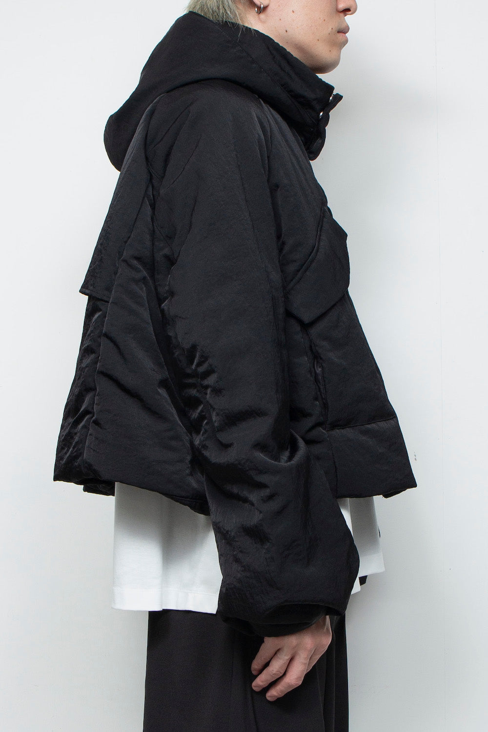 <LAST 1点> LB25AW-BL03-VTN | QUOISM®️パッティングショートフードブルゾン | BLACK