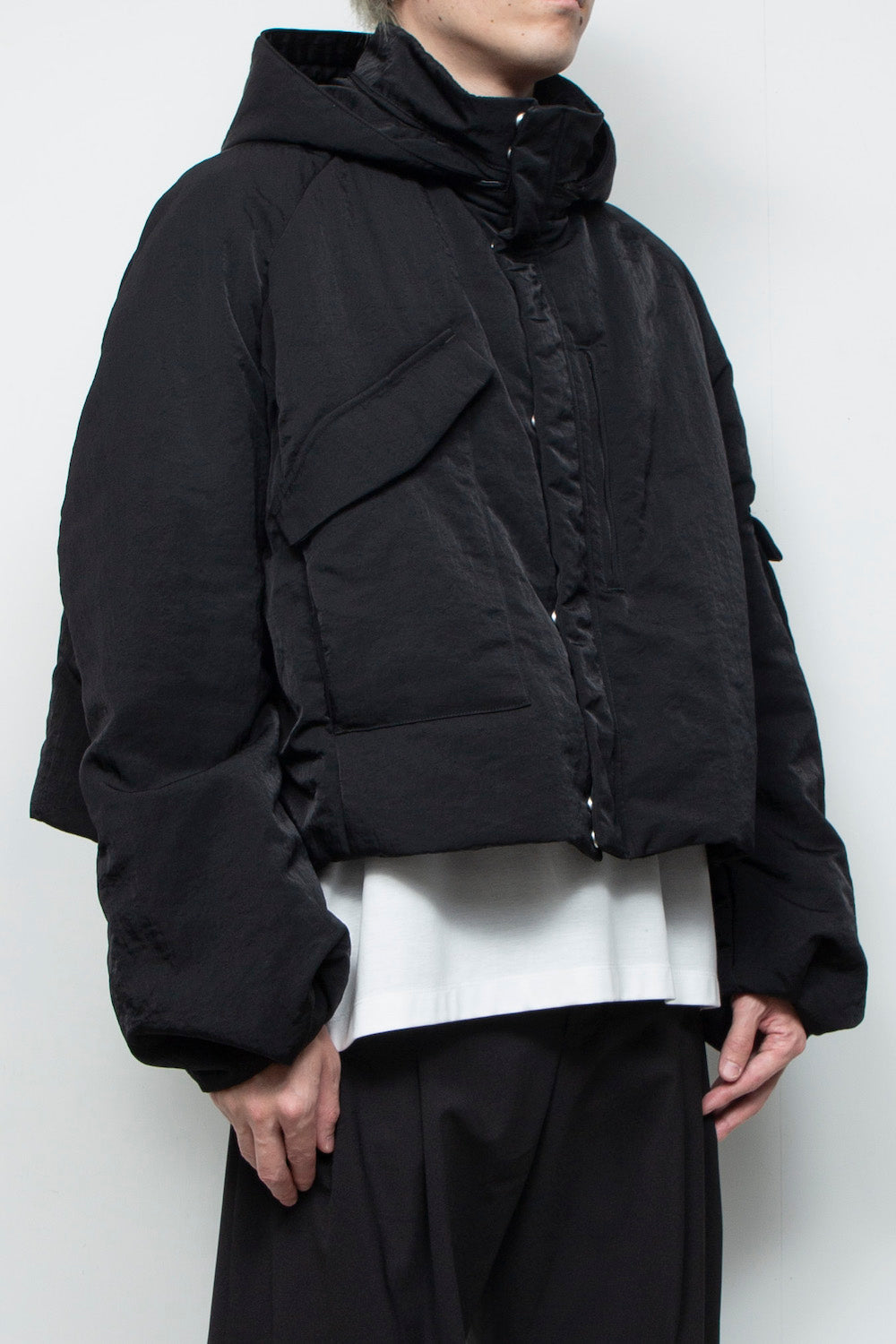 <LAST 1点> LB25AW-BL03-VTN | QUOISM®️パッティングショートフードブルゾン | BLACK
