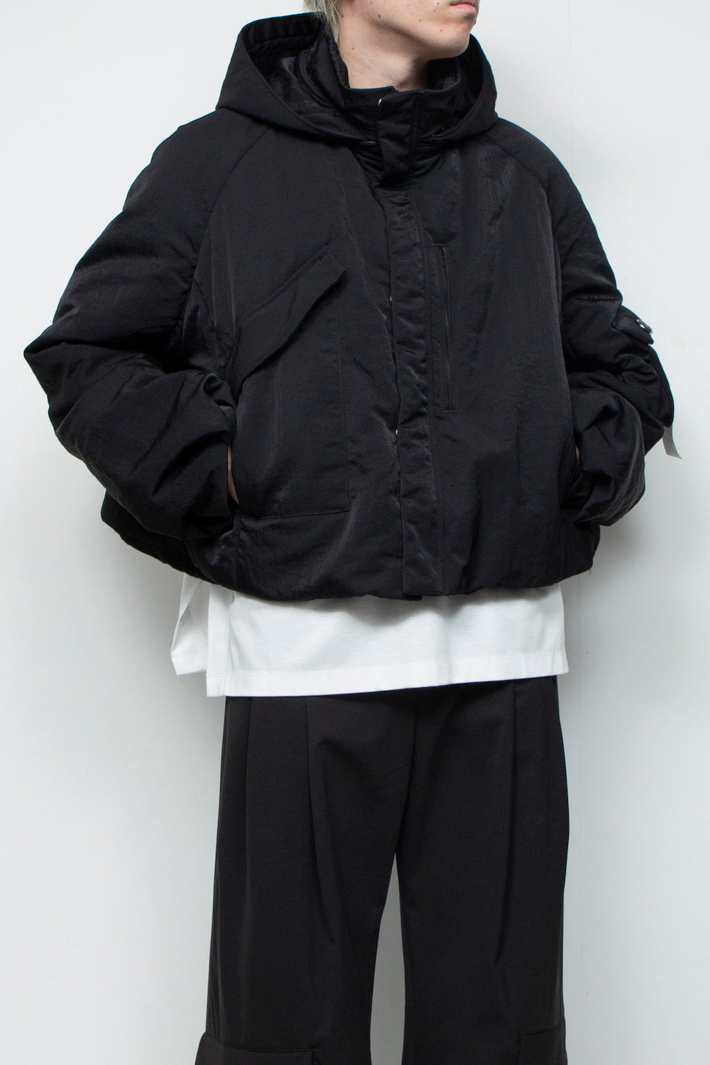 <LAST 1点> LB25AW-BL03-VTN | QUOISM®️パッティングショートフードブルゾン | BLACK