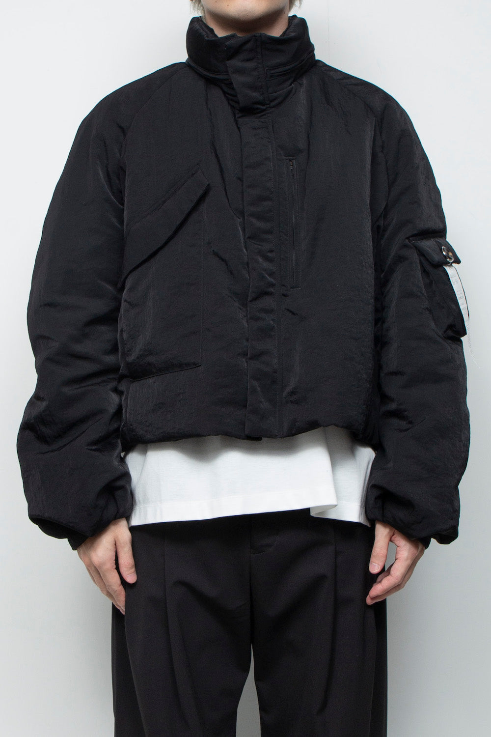 <LAST 1点> LB25AW-BL03-VTN | QUOISM®️パッティングショートフードブルゾン | BLACK