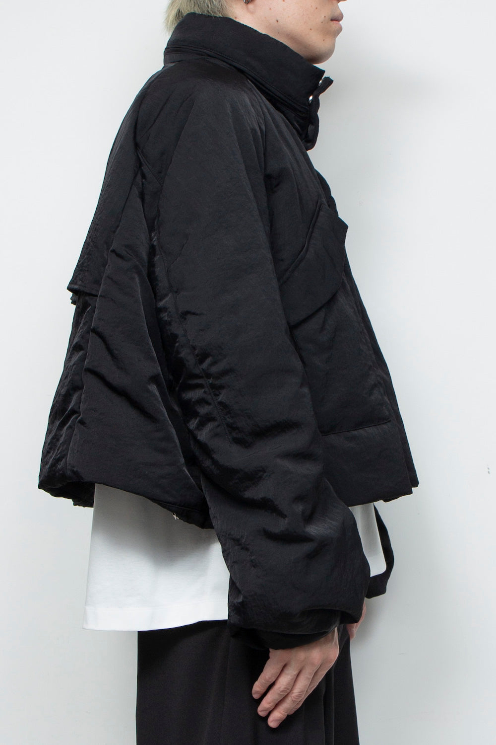 <LAST 1点> LB25AW-BL03-VTN | QUOISM®️パッティングショートフードブルゾン | BLACK