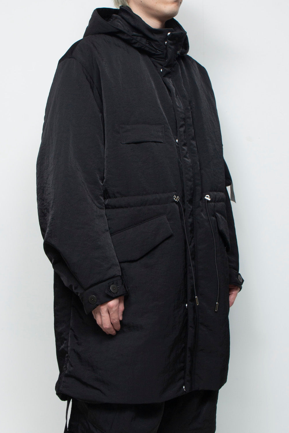 <LAST 1点> LB25AW-FC01-VTN | QUOISM®️パッティングフィッシュテールコート | BLACK