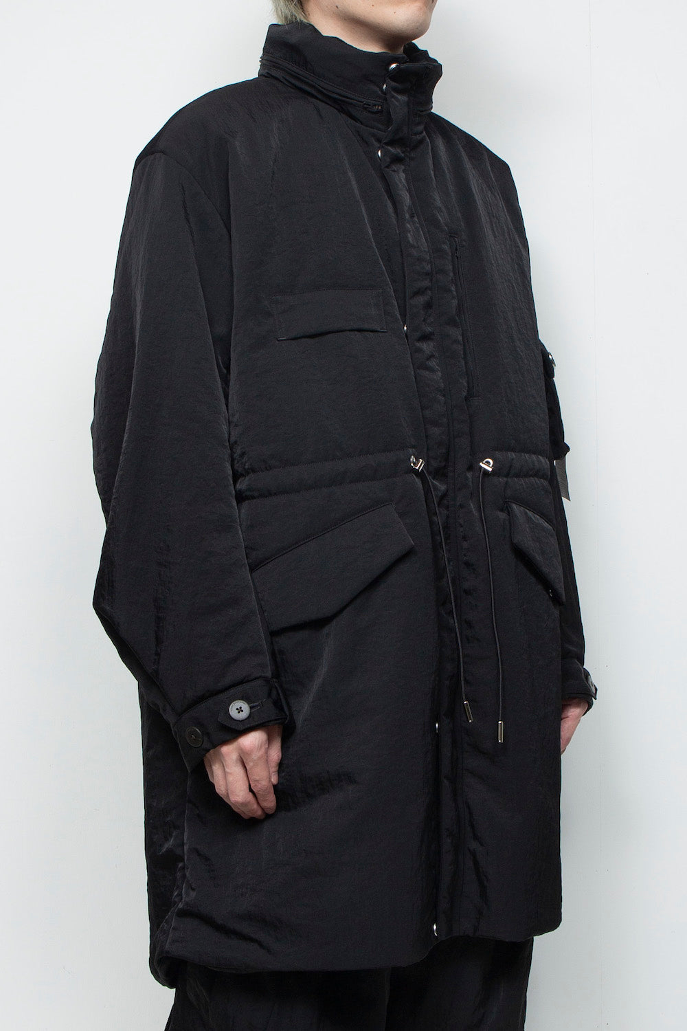 <LAST 1点> LB25AW-FC01-VTN | QUOISM®️パッティングフィッシュテールコート | BLACK
