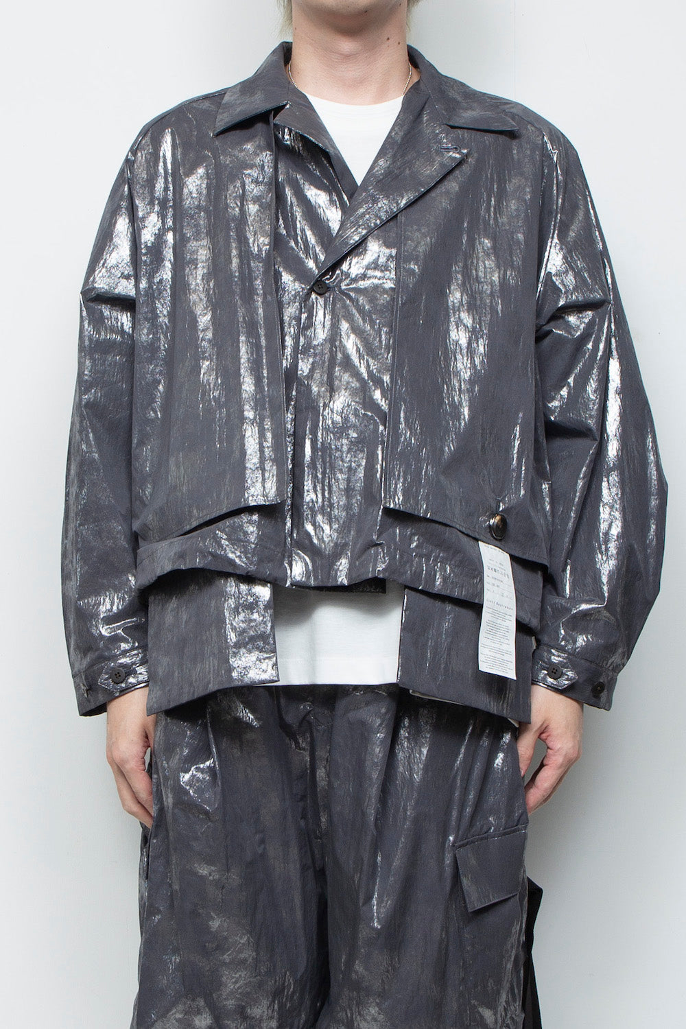 <LAST 1点> LB25AW-SH09-HKW | ウォッシュドホイルコーティングショートトレンチジャケット | STEEL GRAY