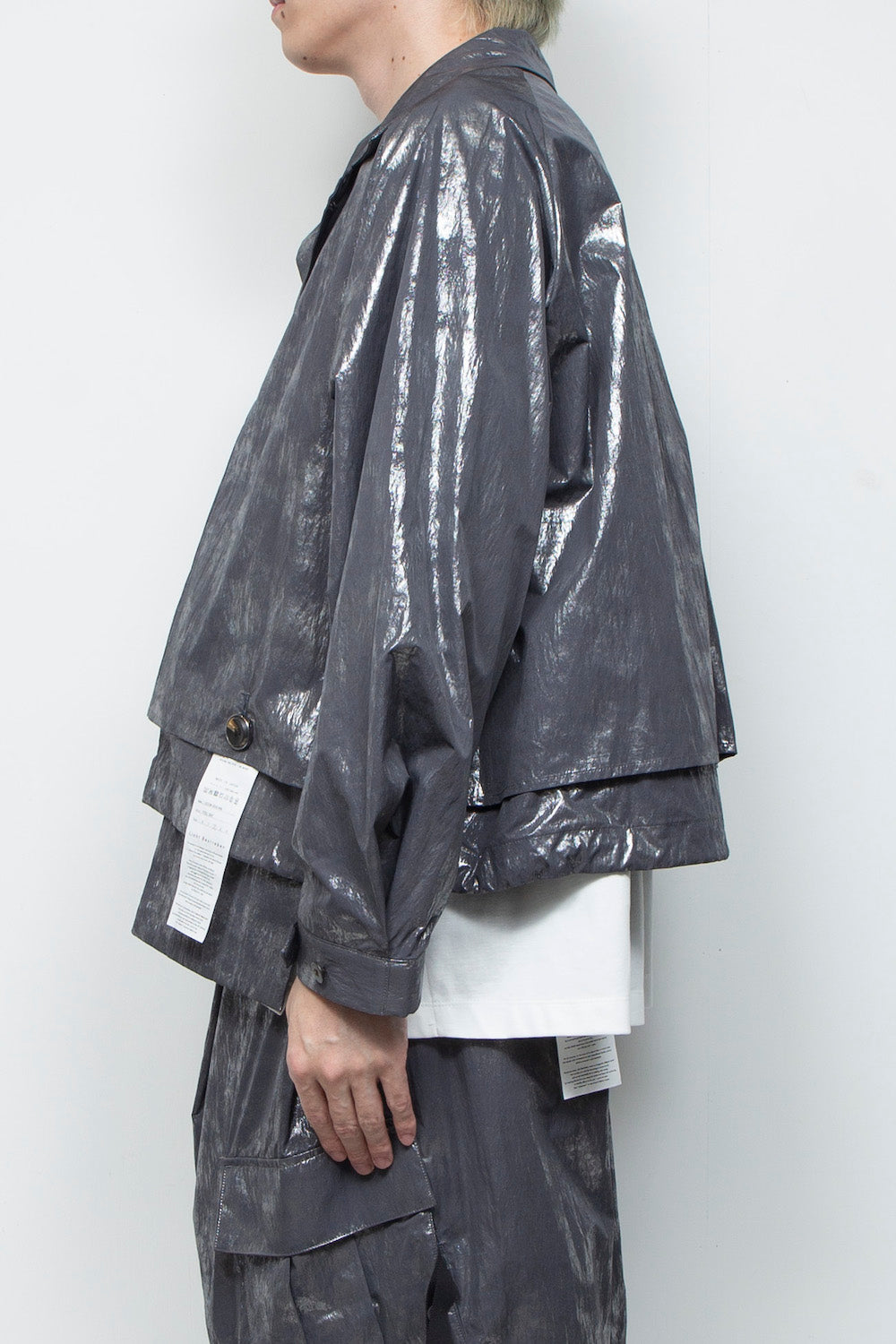 <LAST 1点> LB25AW-SH09-HKW | ウォッシュドホイルコーティングショートトレンチジャケット | STEEL GRAY