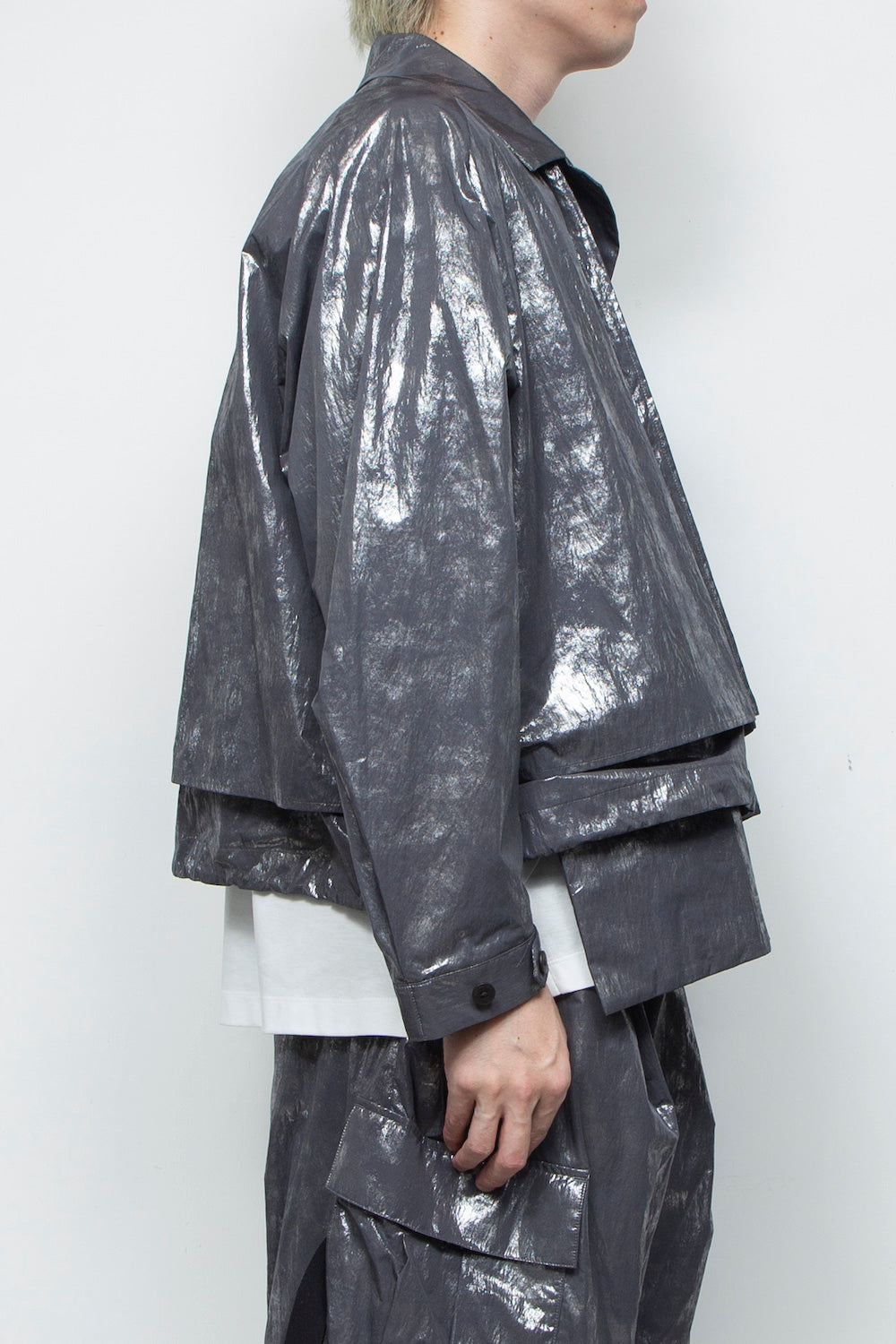 <LAST 1点> LB25AW-SH09-HKW | ウォッシュドホイルコーティングショートトレンチジャケット | STEEL GRAY