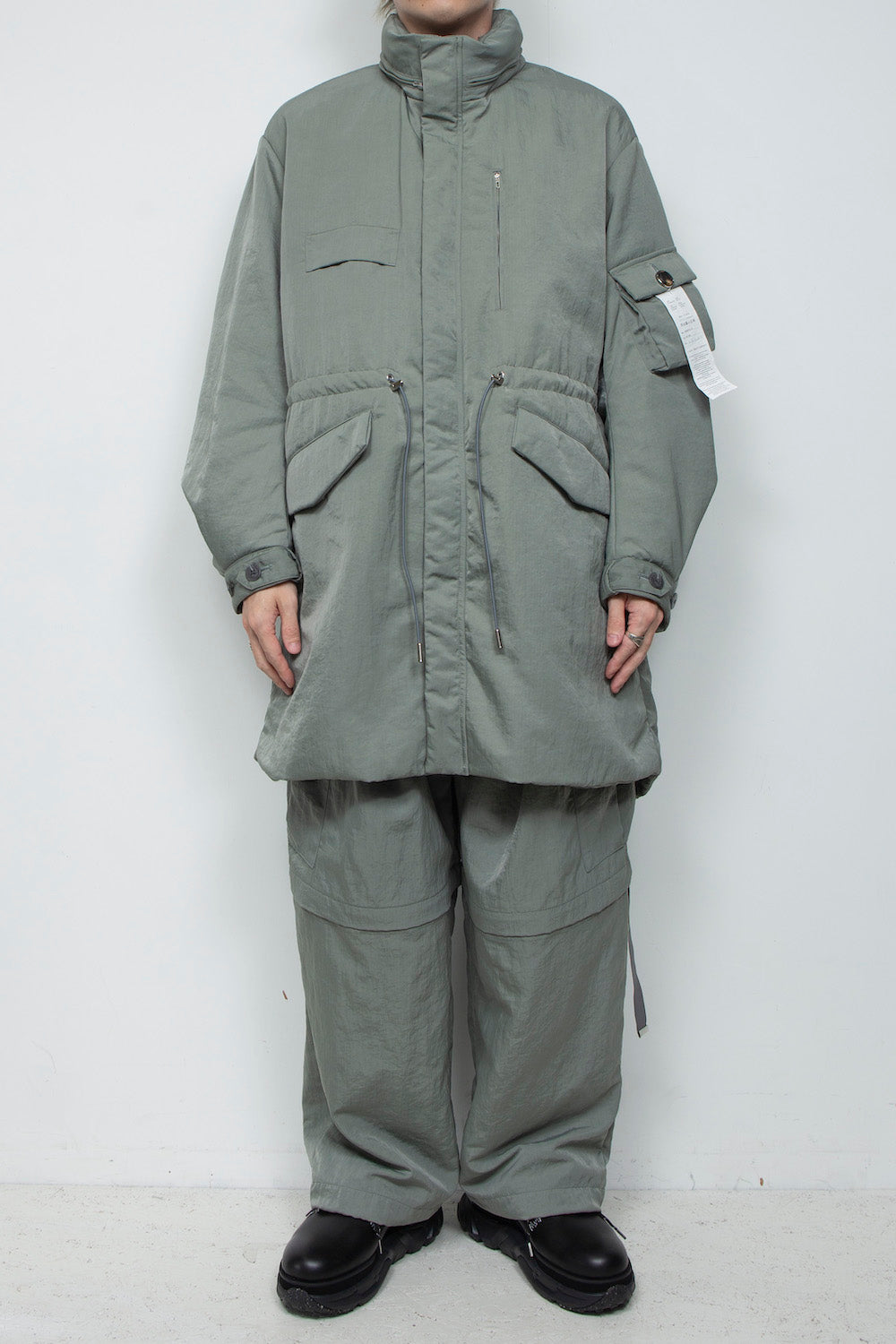 <LAST 1点> LB25AW-FC01-VTN | QUOISM®️パッティングフィッシュテールコート | SKY GRAY