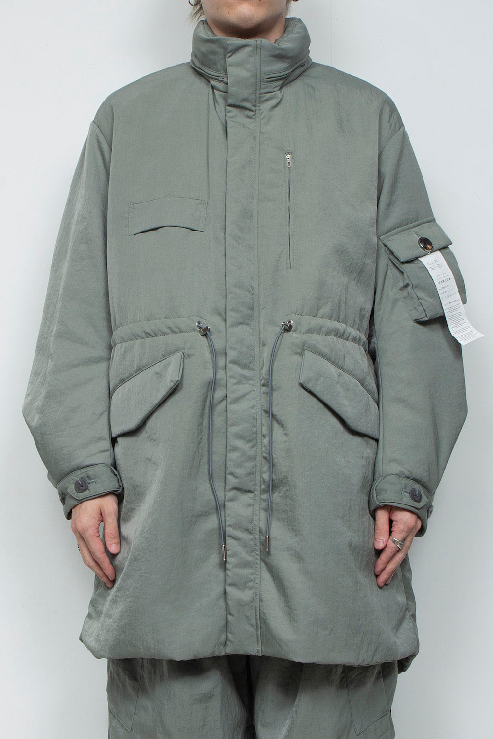 <LAST 1点> LB25AW-FC01-VTN | QUOISM®️パッティングフィッシュテールコート | SKY GRAY
