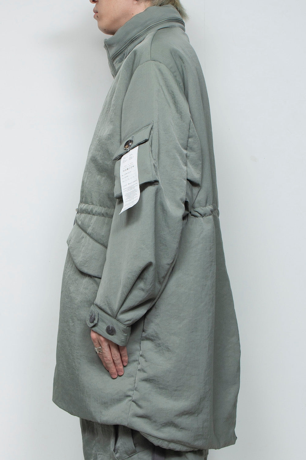 <LAST 1点> LB25AW-FC01-VTN | QUOISM®️パッティングフィッシュテールコート | SKY GRAY