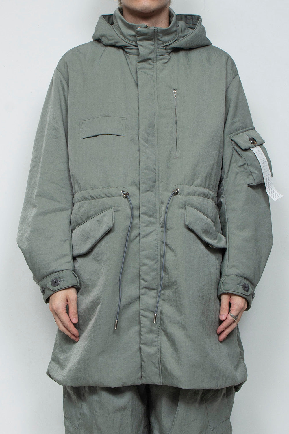 <LAST 1点> LB25AW-FC01-VTN | QUOISM®️パッティングフィッシュテールコート | SKY GRAY