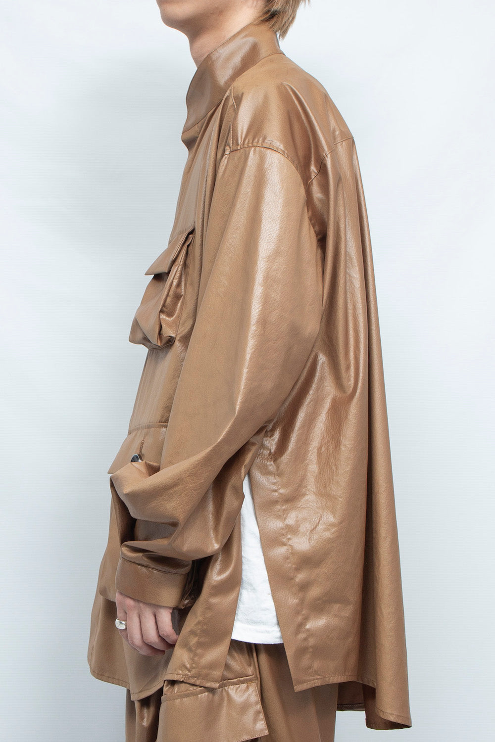 <LAST 1点>
LB25SS-SH07-FFL| FAKE-FAKE LEATHER Ⅱ M-65モチーフシャツジャケット | BROWN