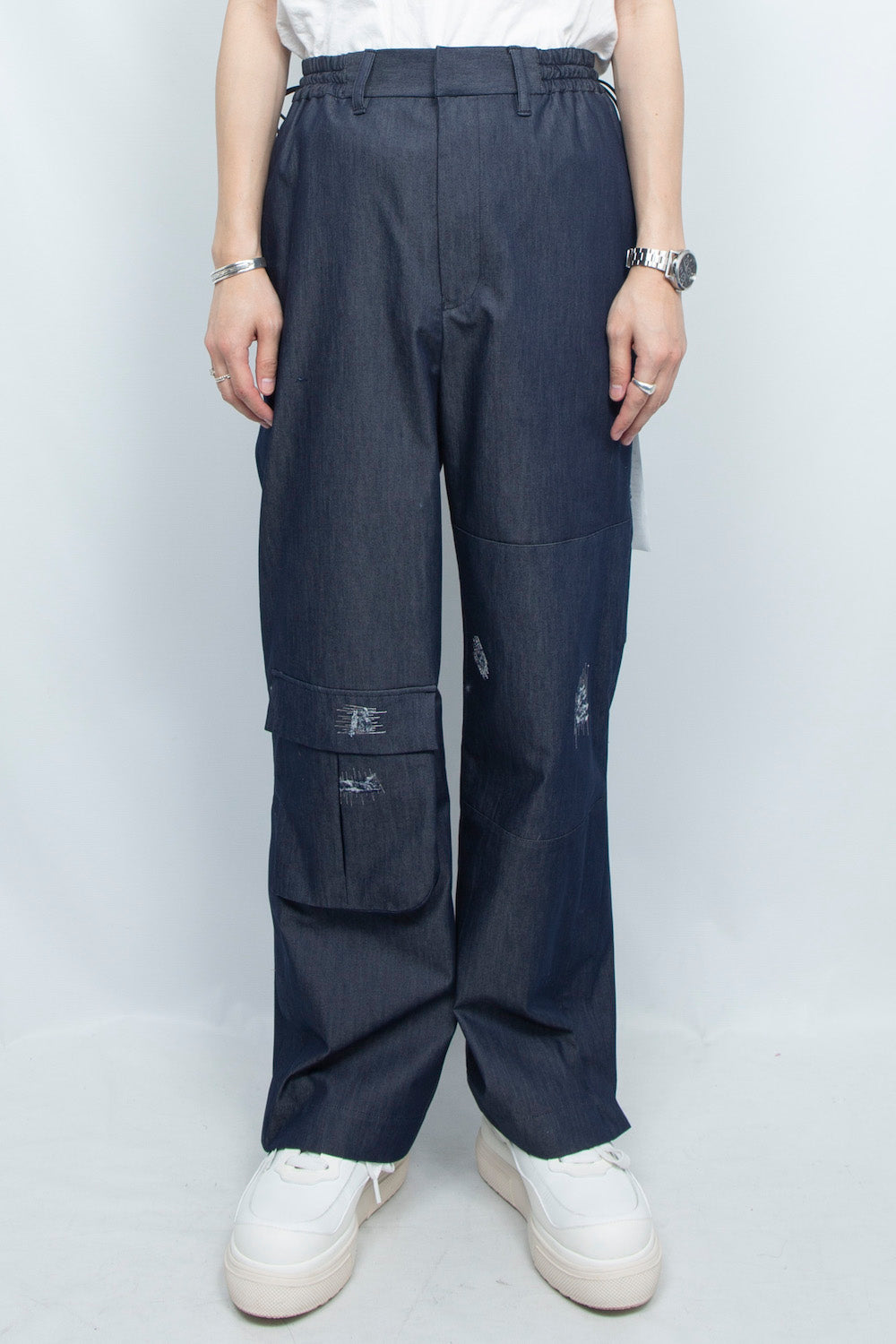 <LAST 1点>
LB25SS-PT07-DDI | COOLMOTION®️ダメージエンブロイダリーデニムペイントトラウザー | NAVY