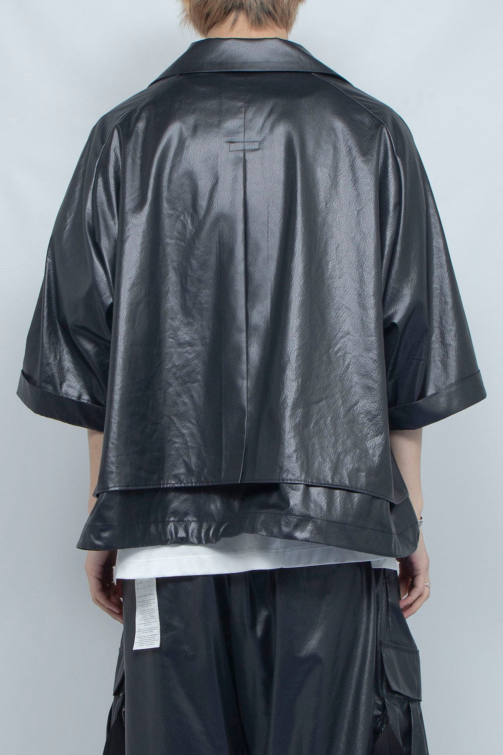<last>LB25SS-SH09-FFL | FAKE-FAKE LEATHER II 短款风衣半袖夹克 | 黑色</last>