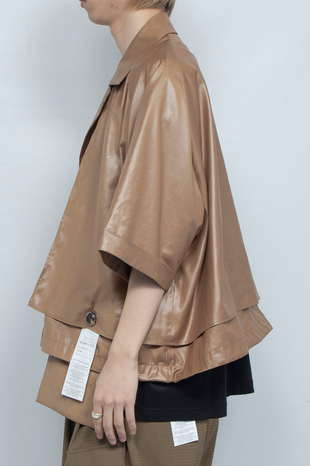 <last>
LB25SS-SH09-FFL| FAKE-FAKE LEATHER II Short Trench Half Sleeve Jacket | BROWN</last>