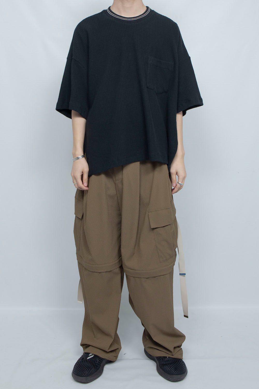 LB25SS-TE09-FRB |褶皱罗纹针织线领 T 恤 |黑色的