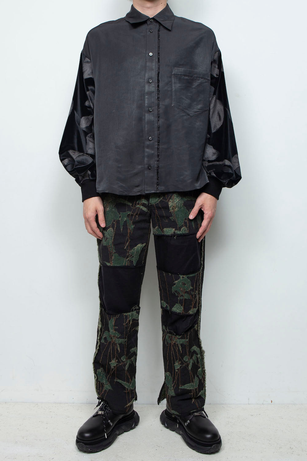<last>
LB25AW-SH08-SPV-PVL | Velour Jersey Sleeve Easy Shirt | Black x Black</last>