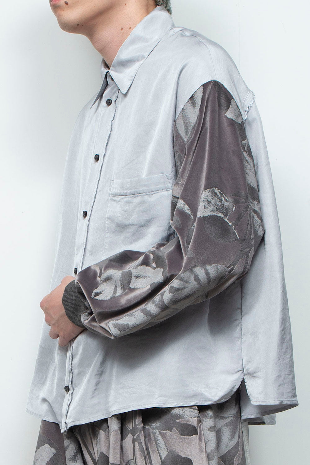 LB25AW-SH08-SPV-PVL | Velour Jersey Sleeve Easy Shirt | SKY GRAY x CHARCOAL