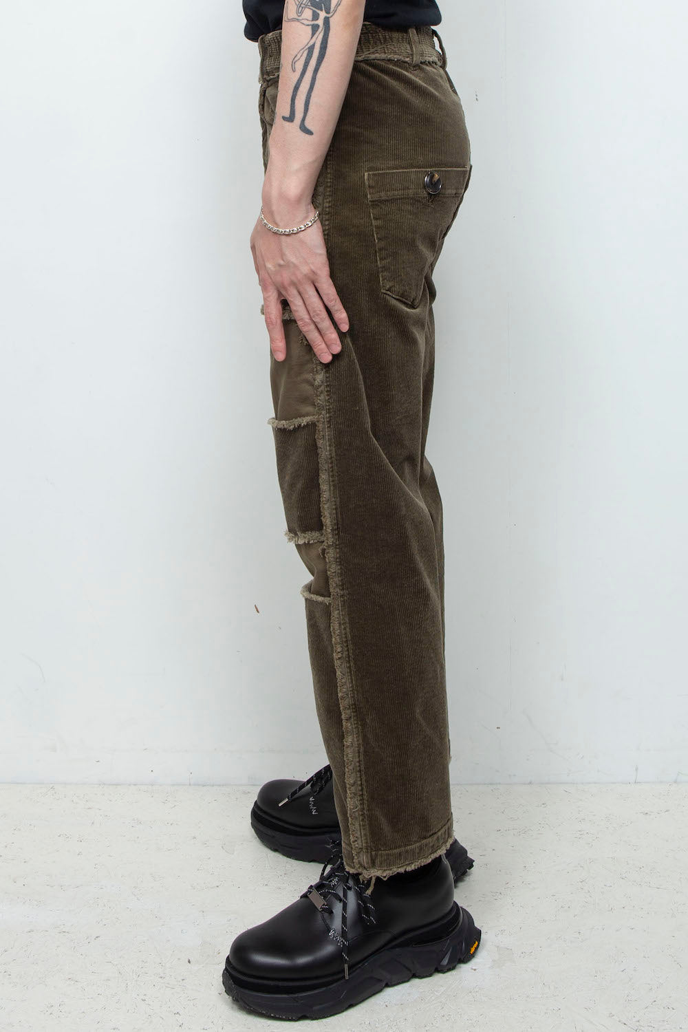 <last> LB25AW-PT02-CDR | Reconstructed 5-Pocket Pants (Corduroy) | OLIVE</last>