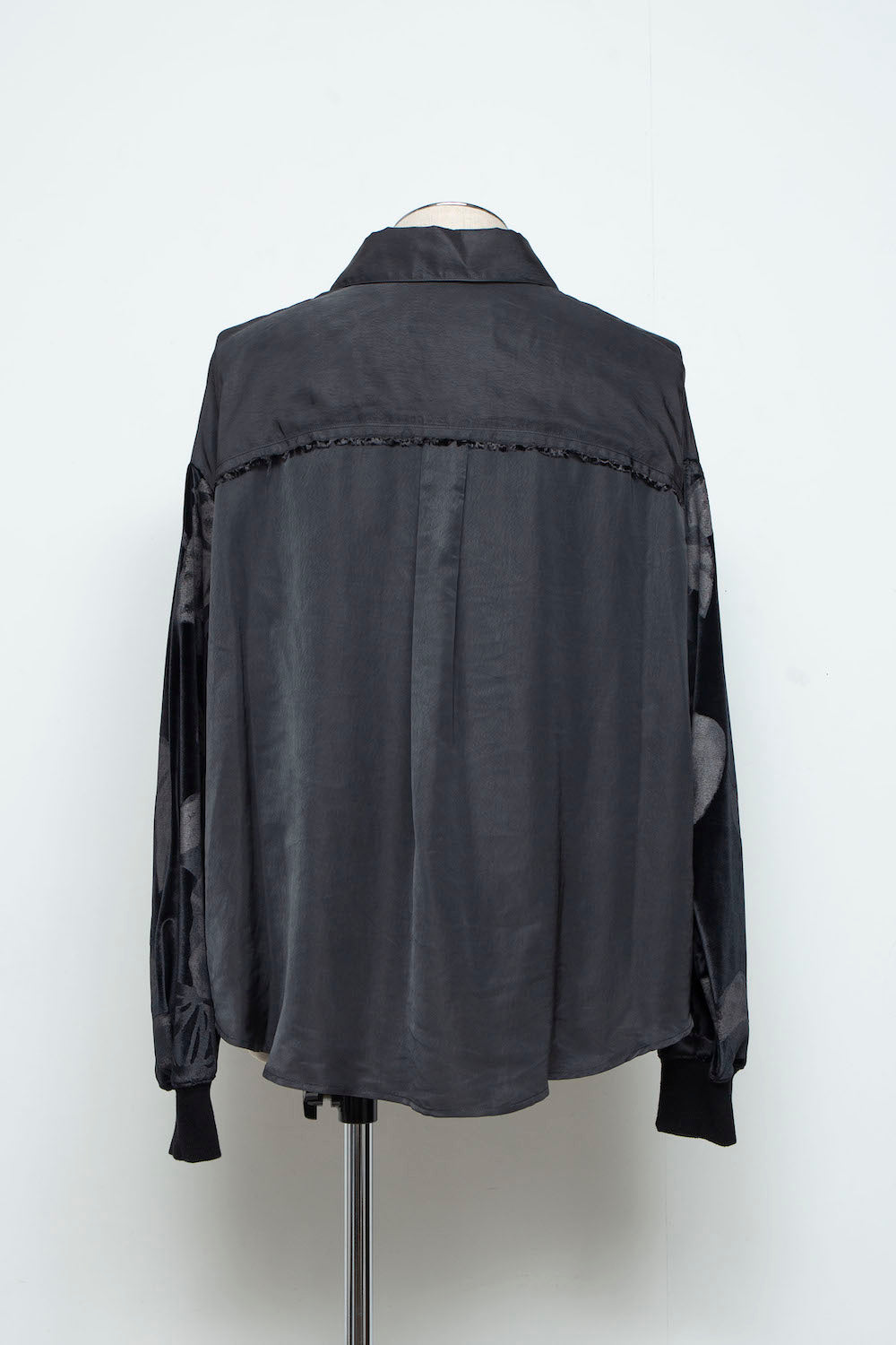 <last>
LB25AW-SH08-SPV-PVL | Velour Jersey Sleeve Easy Shirt | Black x Black</last>