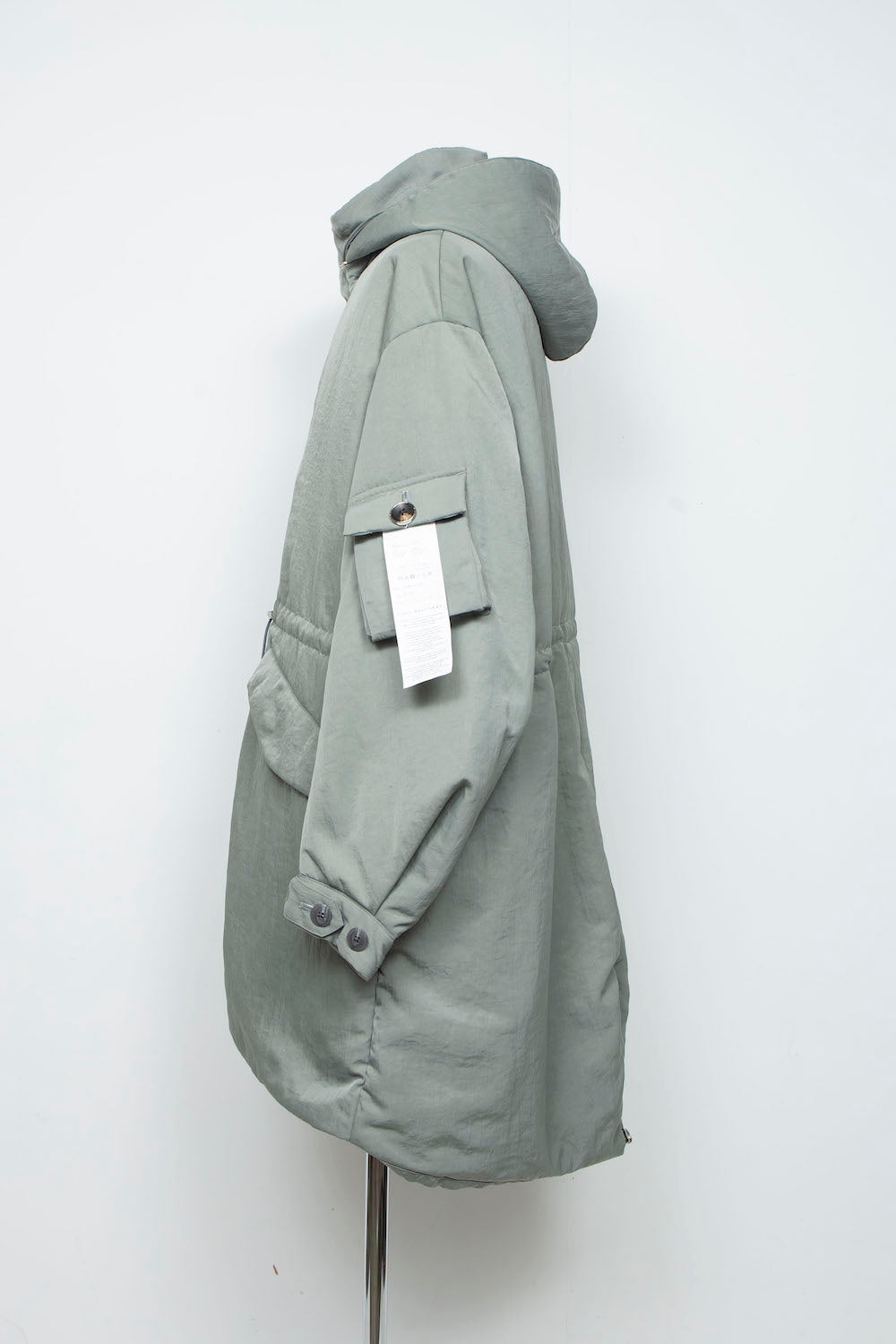 <LAST 1点> LB25AW-FC01-VTN | QUOISM®️パッティングフィッシュテールコート | SKY GRAY