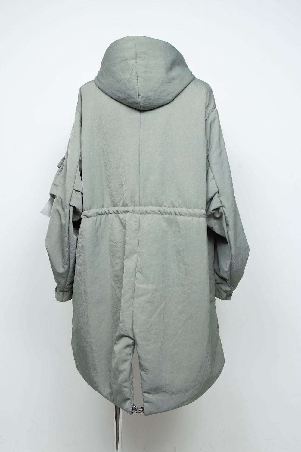 <LAST 1点> LB25AW-FC01-VTN | QUOISM®️パッティングフィッシュテールコート | SKY GRAY