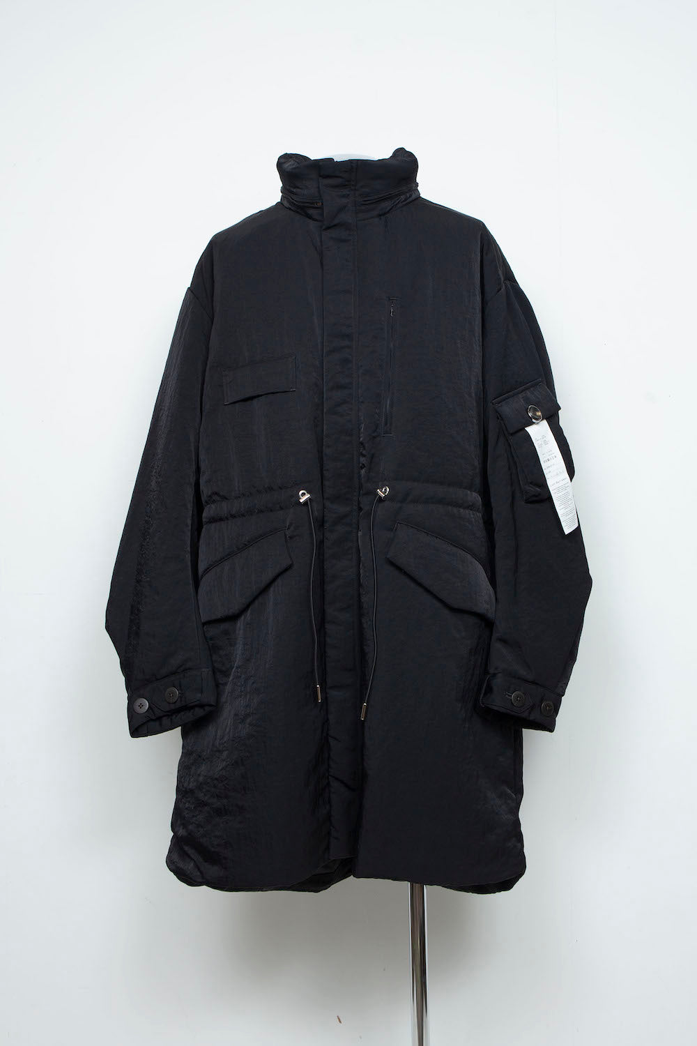<LAST 1点> LB25AW-FC01-VTN | QUOISM®️パッティングフィッシュテールコート | BLACK