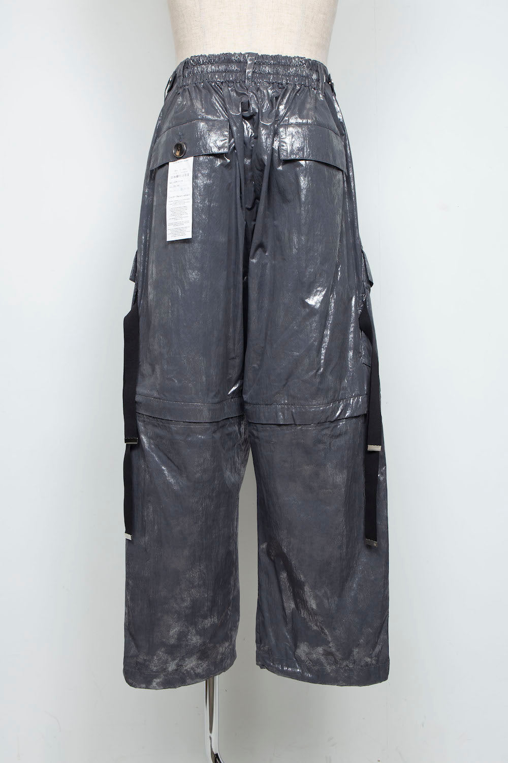<LAST 1点>
LB25AW-PT05-HKW | ウォッシュドホイルコーティングデタッチャブルカーゴパンツ | STEEL GRAY