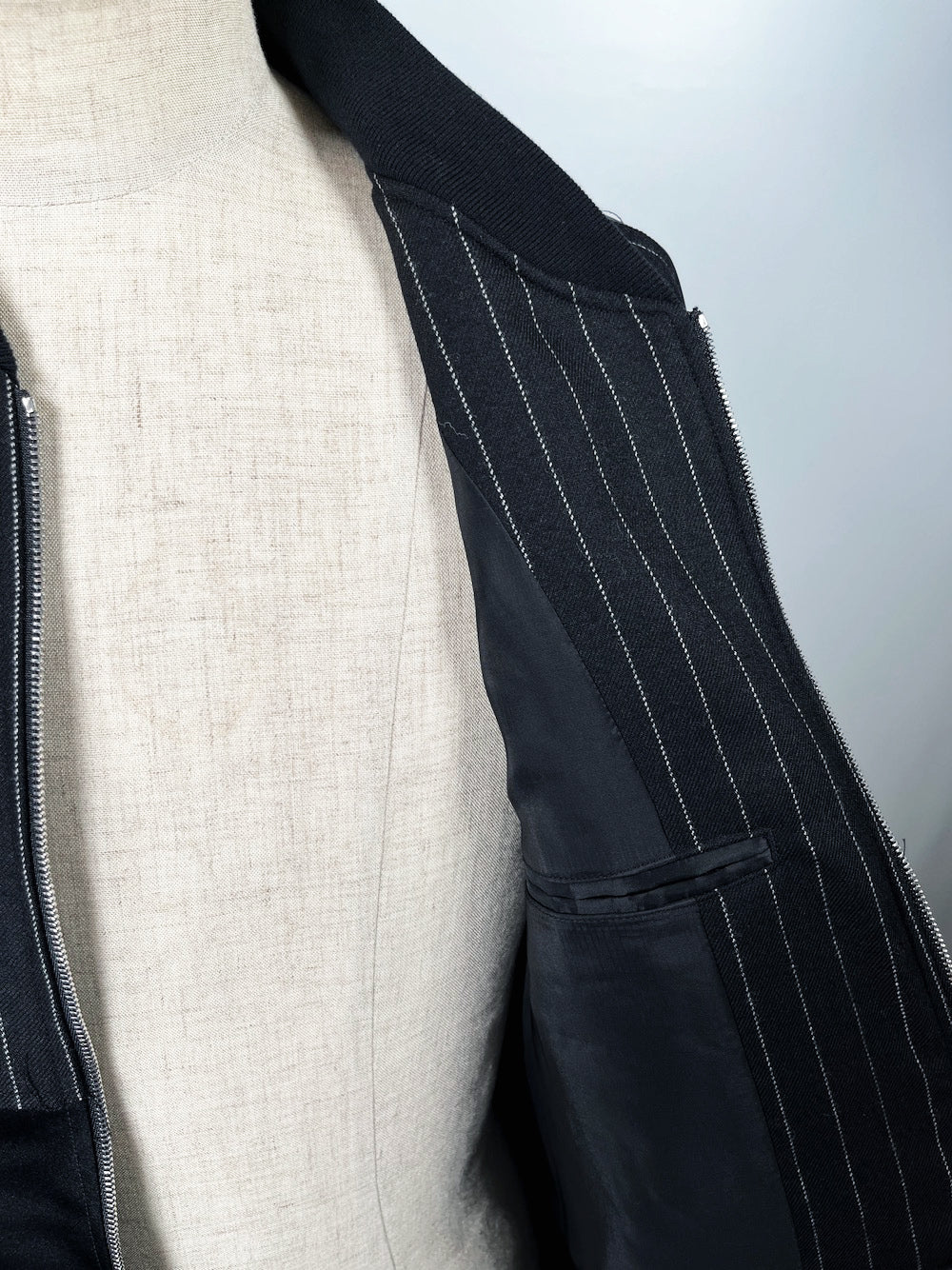 LB23AW-BL01-GST | ストライプウールサージスーベニアジャケット | BLACK STRIPE