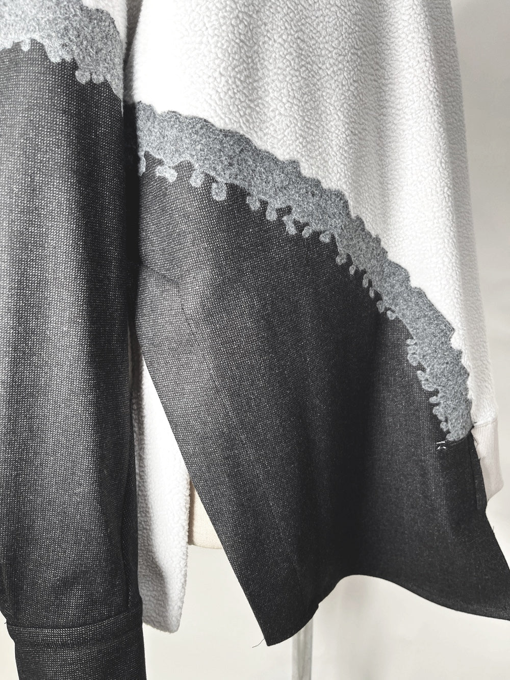 LB23AW-PO01-NDP-PL | ニードルパンチドッキングプルオーバー | IRON×PLASTER