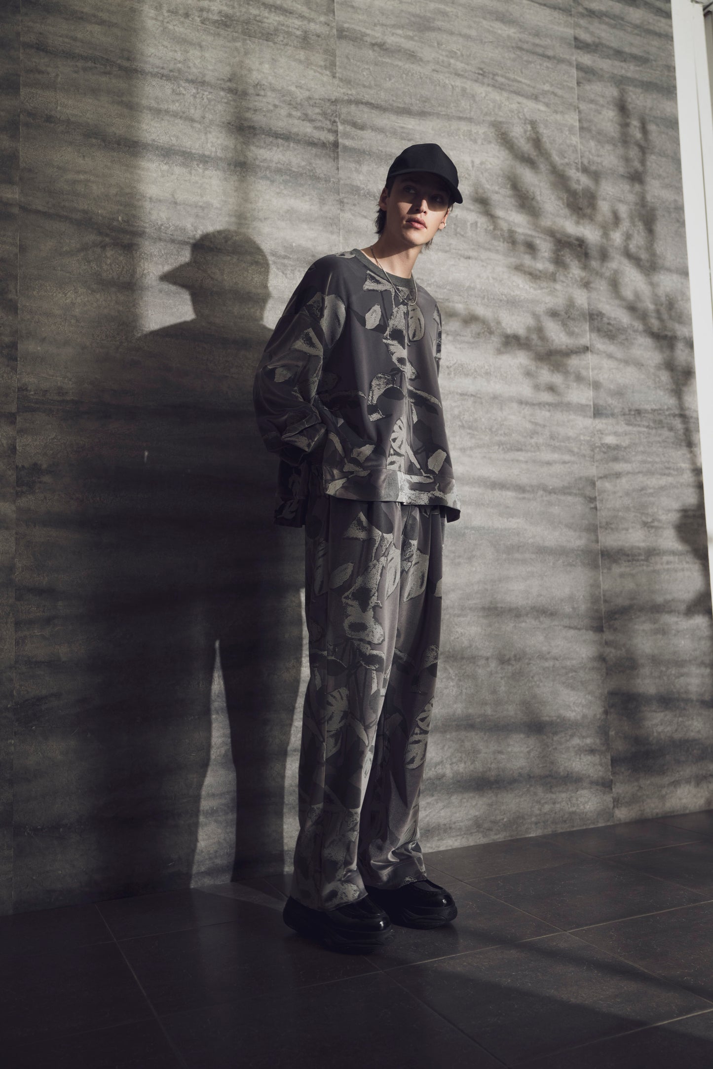 <last>
LB25AW-PT08-PVL | 3D Printed Velour Jersey Easy Pants | Charcoal</last>