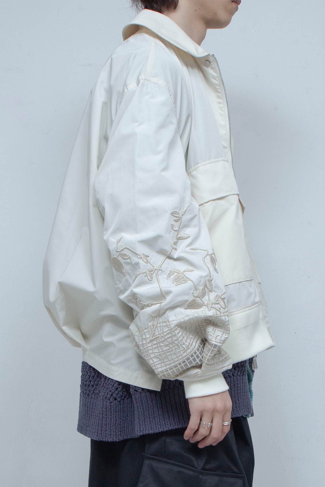 LB24SS-BL01-ULT-EMB | マルチエンブロイダリーサイドジップフライトジャケット | IVORY