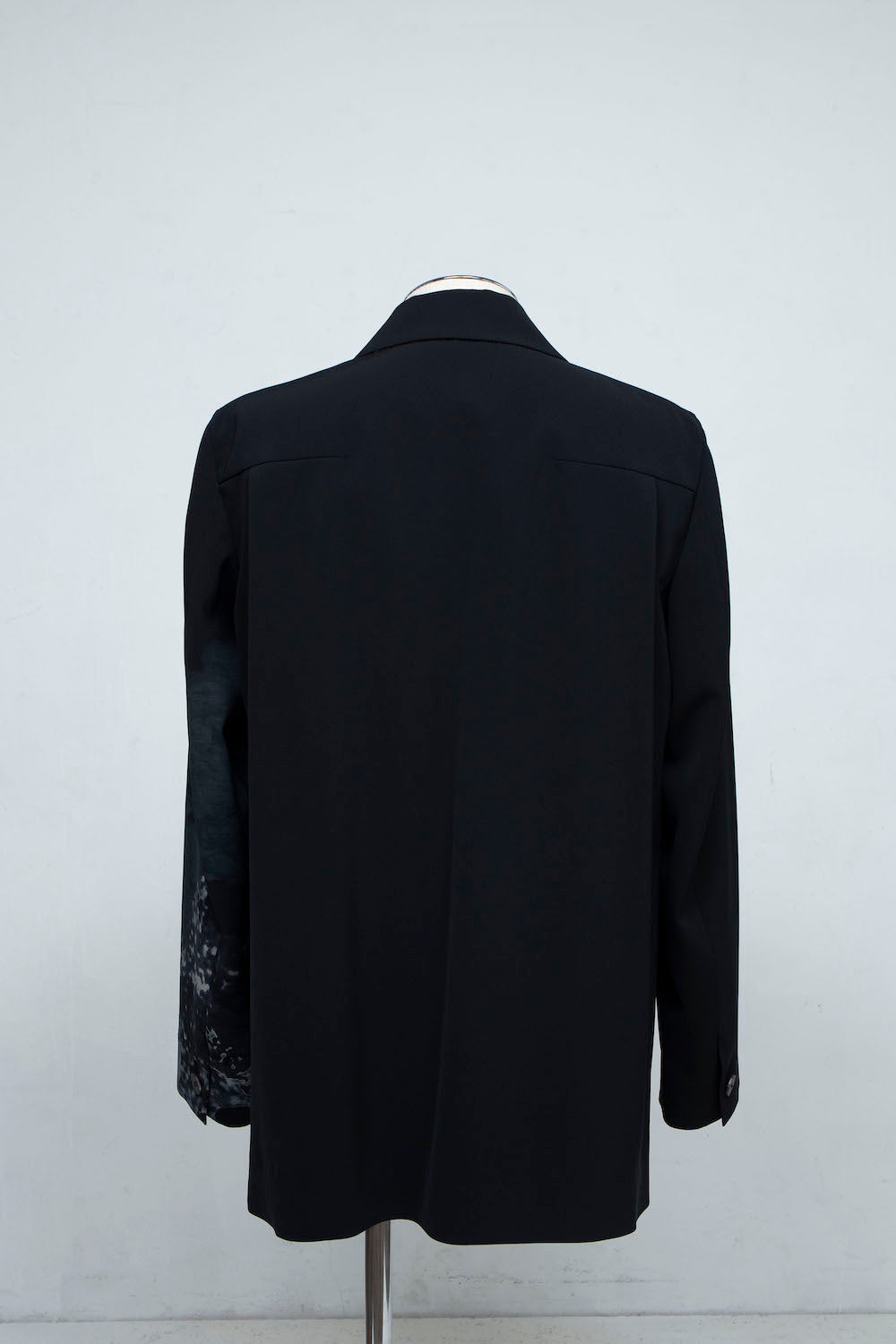 LB24SS-JK06-SLV-SRK | Art motif 2B tailored single jacket | BLACK