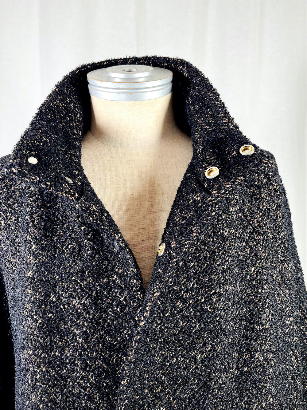 LB22AW-TJ01-LYS #BLACK and TAN.
