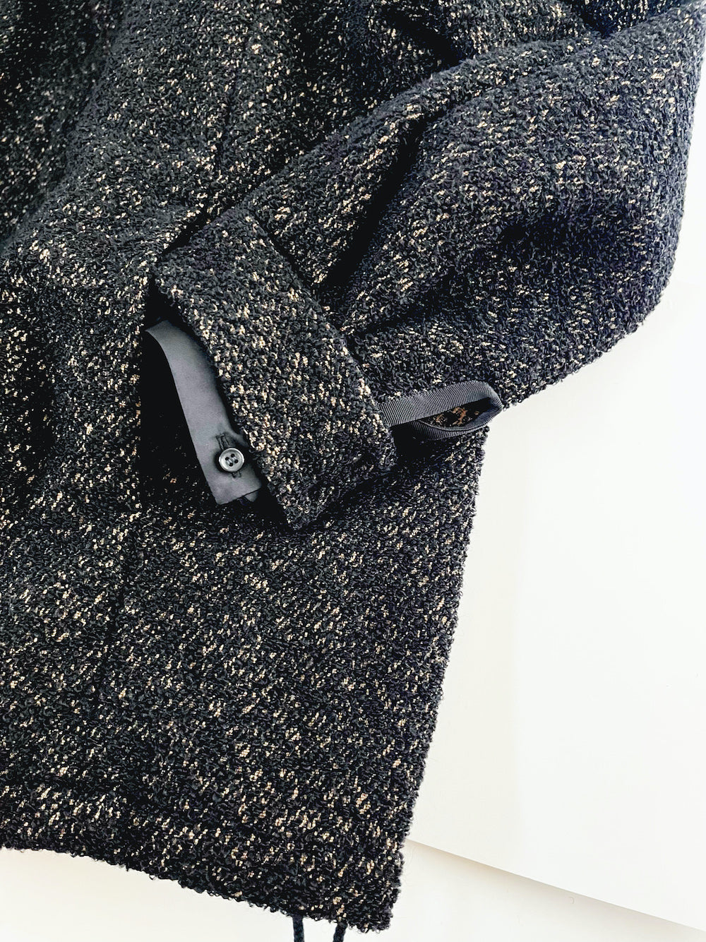 LB22AW-TJ01-LYS #BLACK and TAN.
