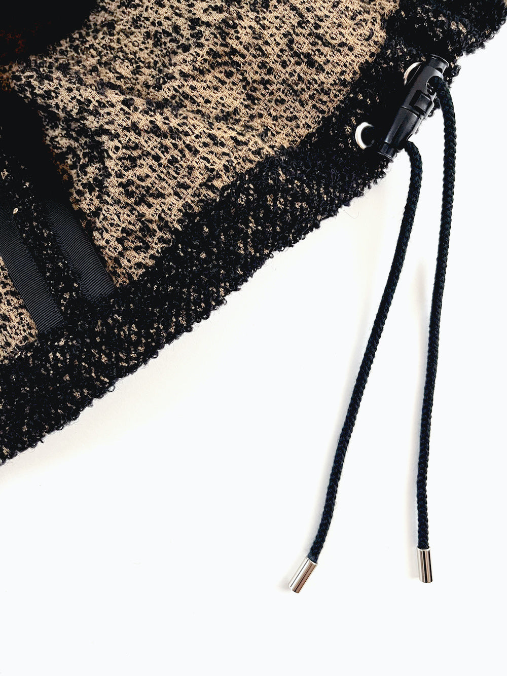 LB22AW-TJ01-LYS #BLACK and TAN.