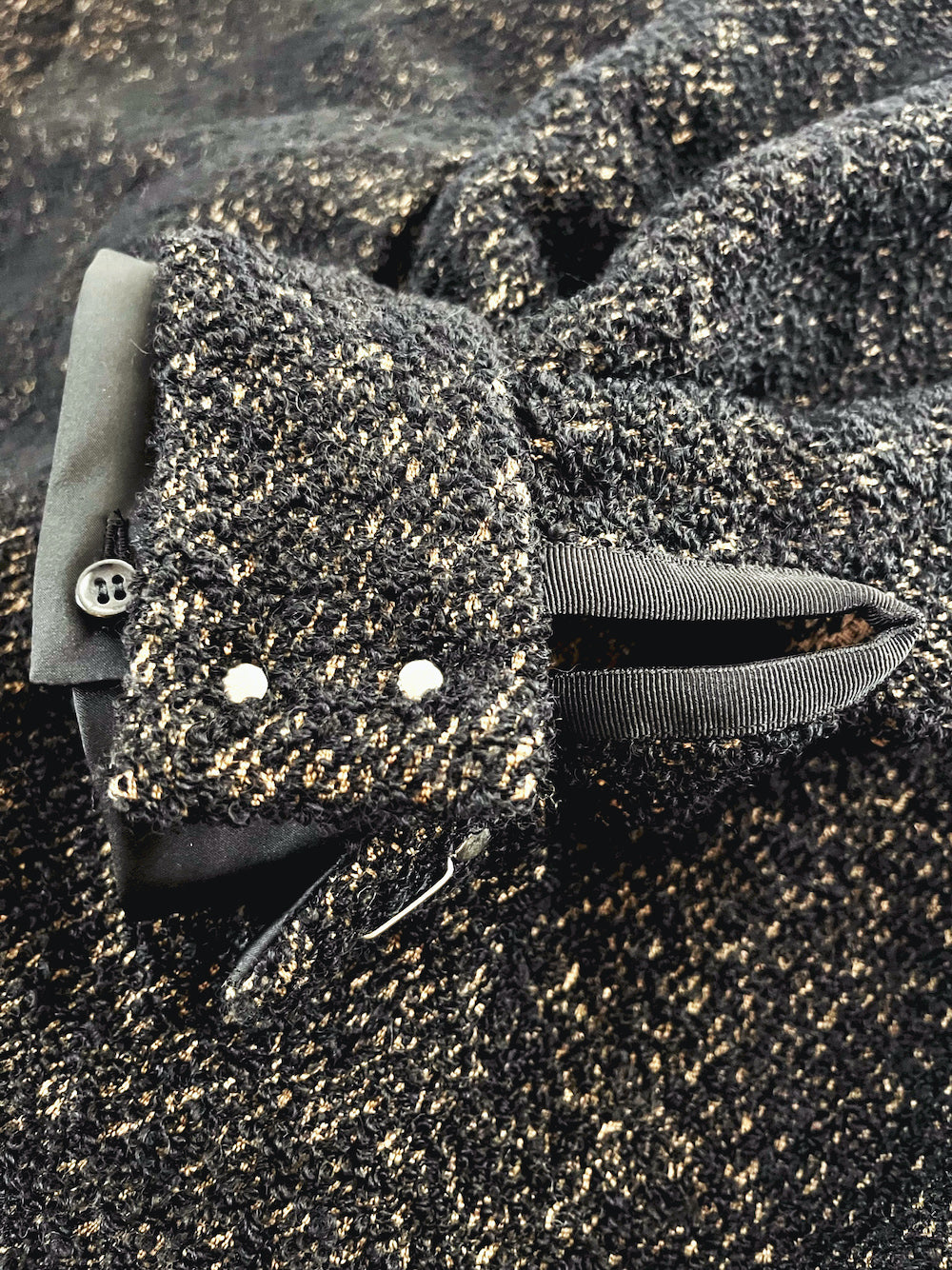 LB22AW-TJ01-LYS #BLACK and TAN.