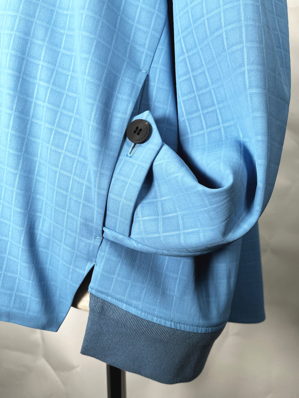 LB23SS-BL02-ERW | エンボスリリーワルツデッキジャケット | ROYAL BLUE