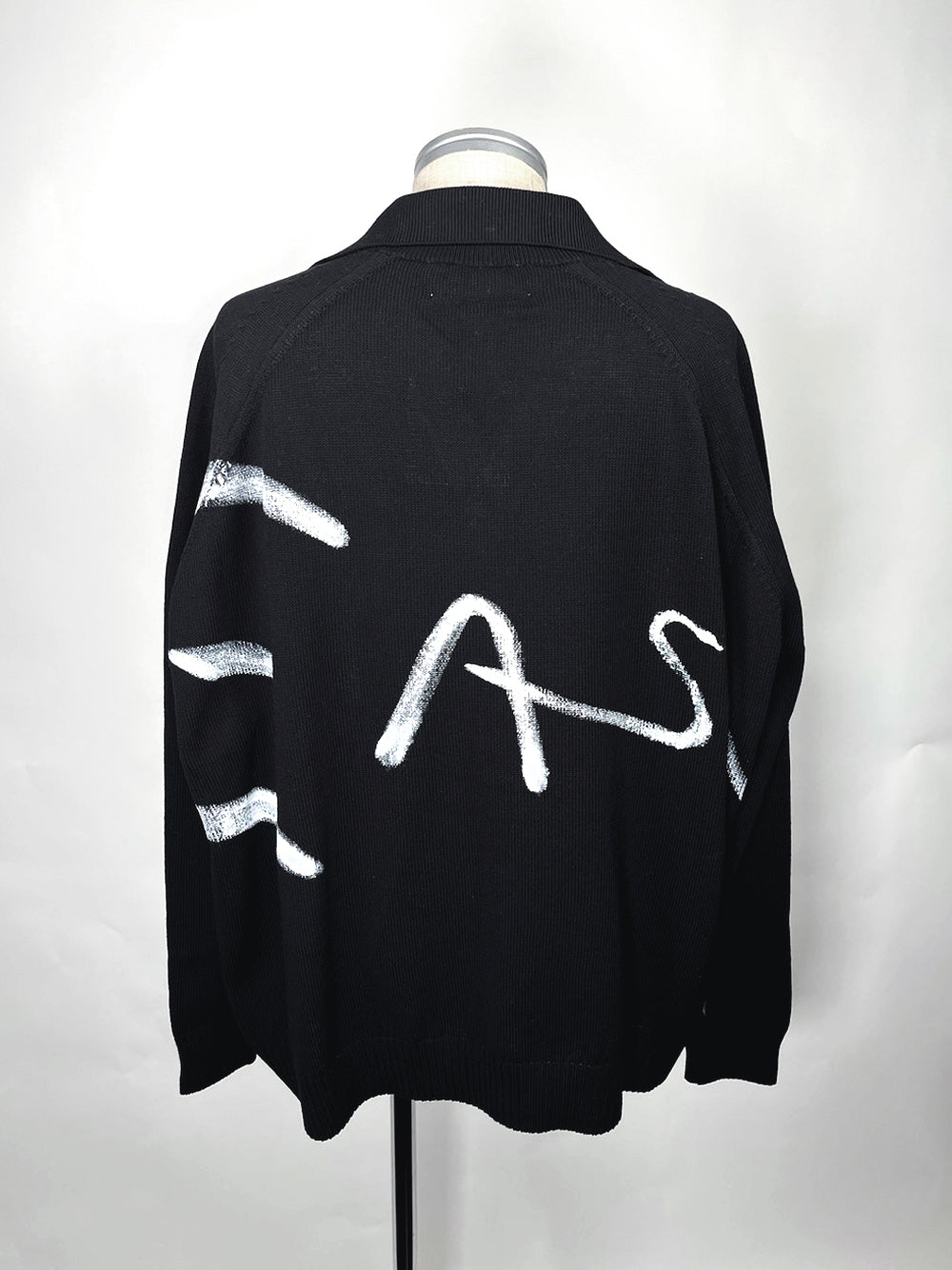 LB23SS-KN01-HP | ハンドペイントスキッパーポロニット | BLACK