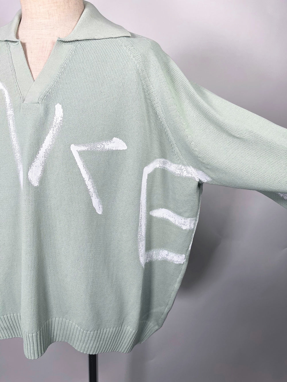 LB23SS-KN01-HP | ハンドペイントスキッパーポロニット | SPRINGGREEN