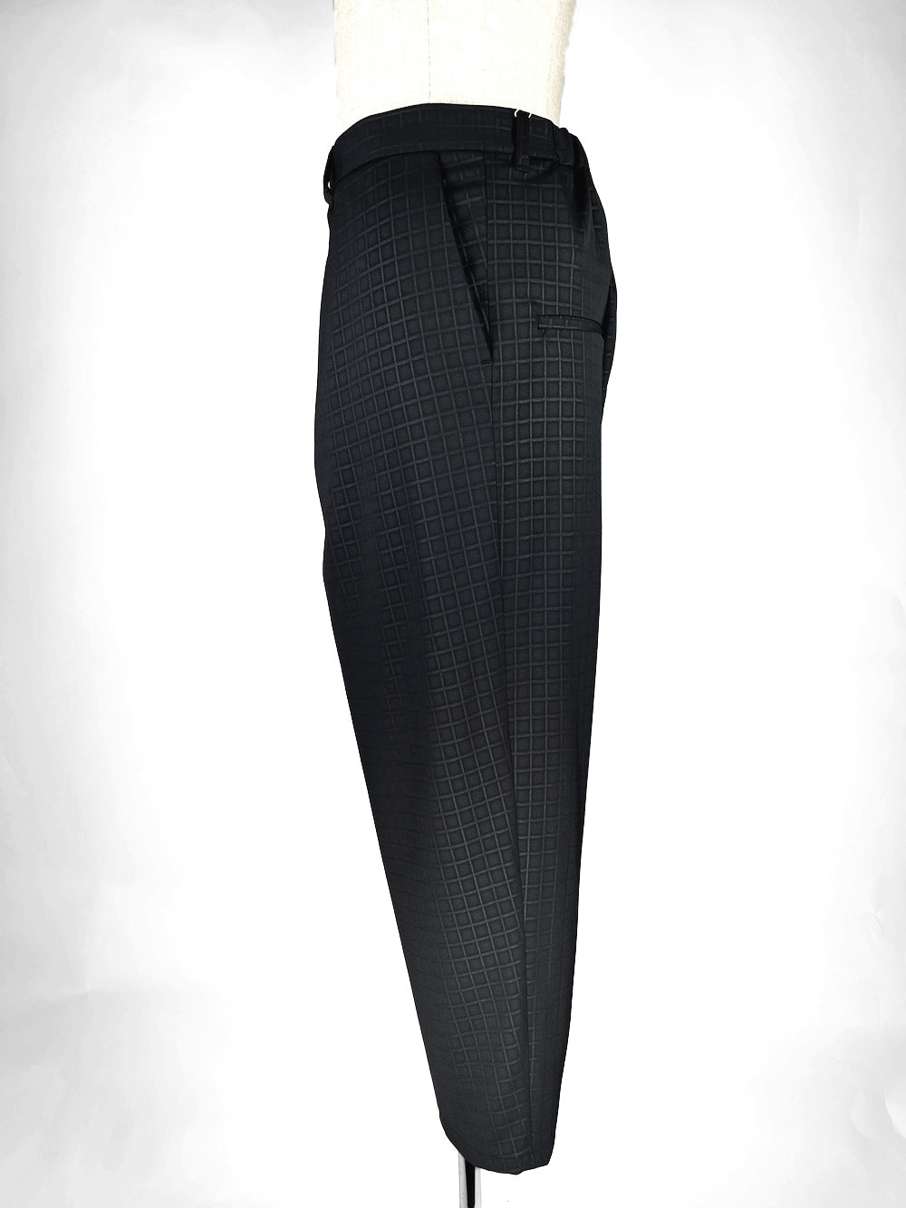 LB23SS-PT02-ERW | Embossed Lily Waltz Customized Tuck Trousers | BLACK