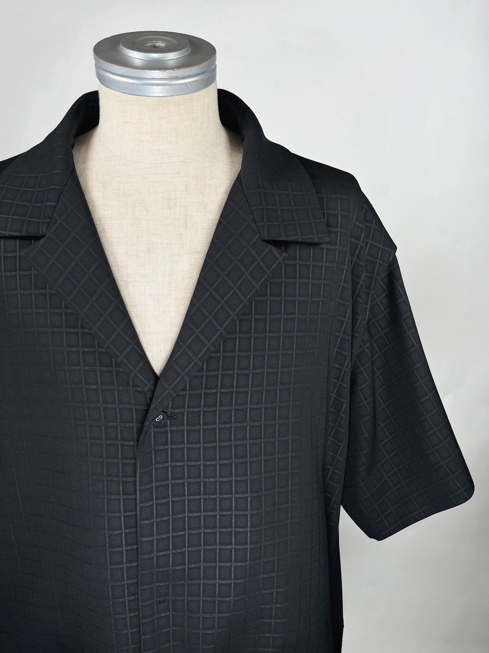 LB23SS-SJK03-ERW | エンボスリリーワルツデタッチャブルサマージャケット | BLACK