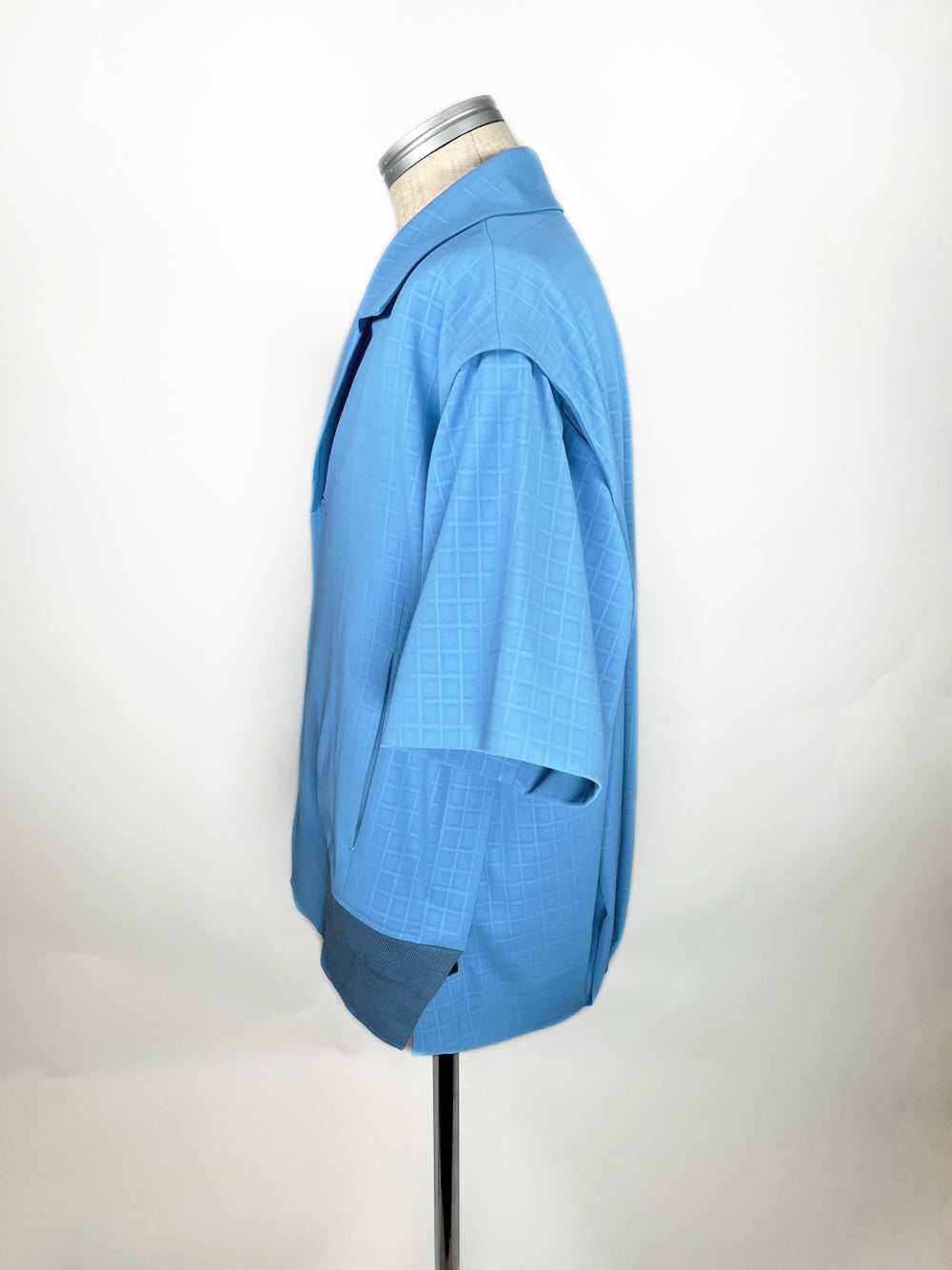 LB23SS-SJK03-ERW | エンボスリリーワルツデタッチャブルサマージャケット | ROYALBLUE