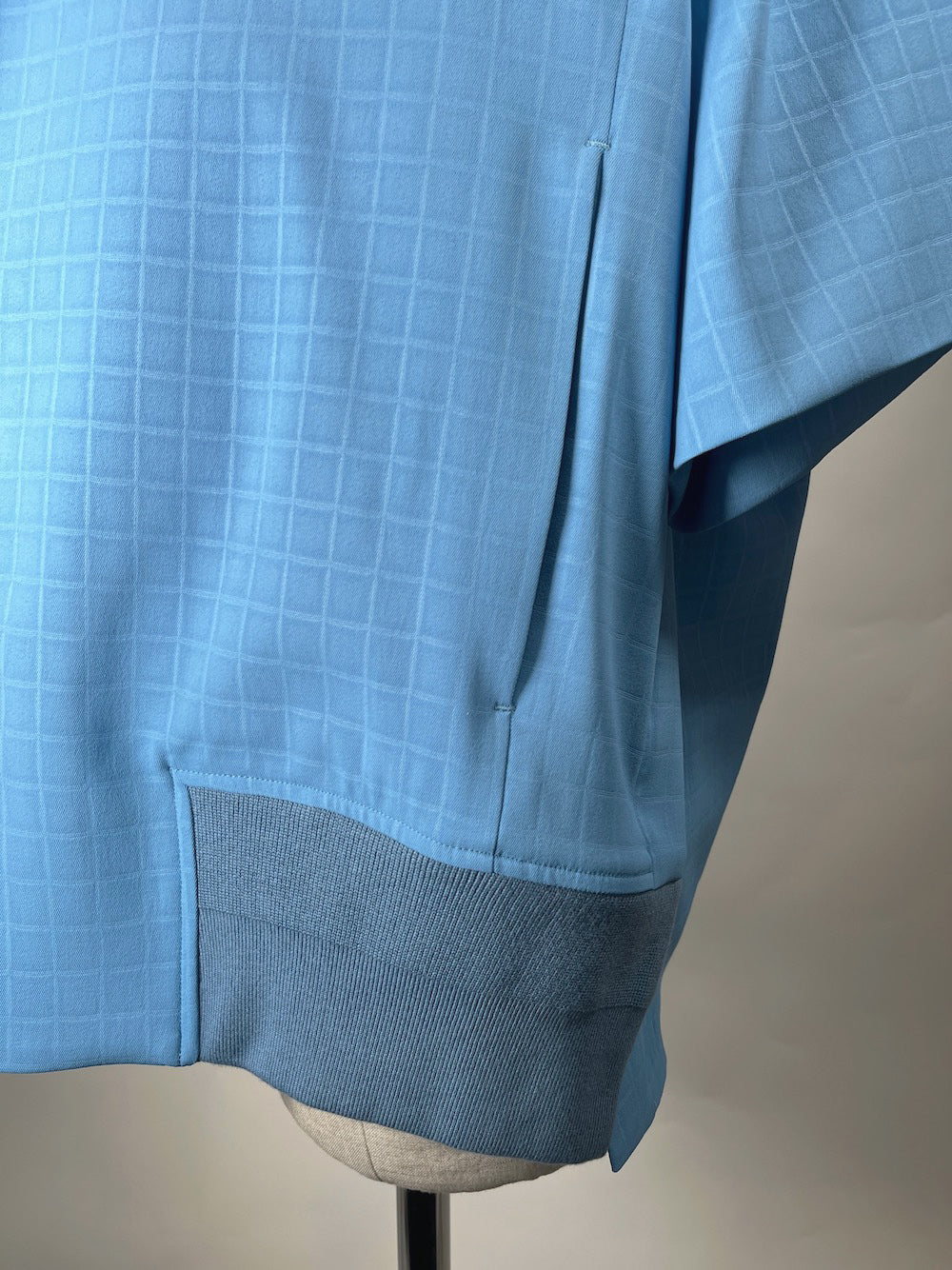 LB23SS-SJK03-ERW | エンボスリリーワルツデタッチャブルサマージャケット | ROYALBLUE
