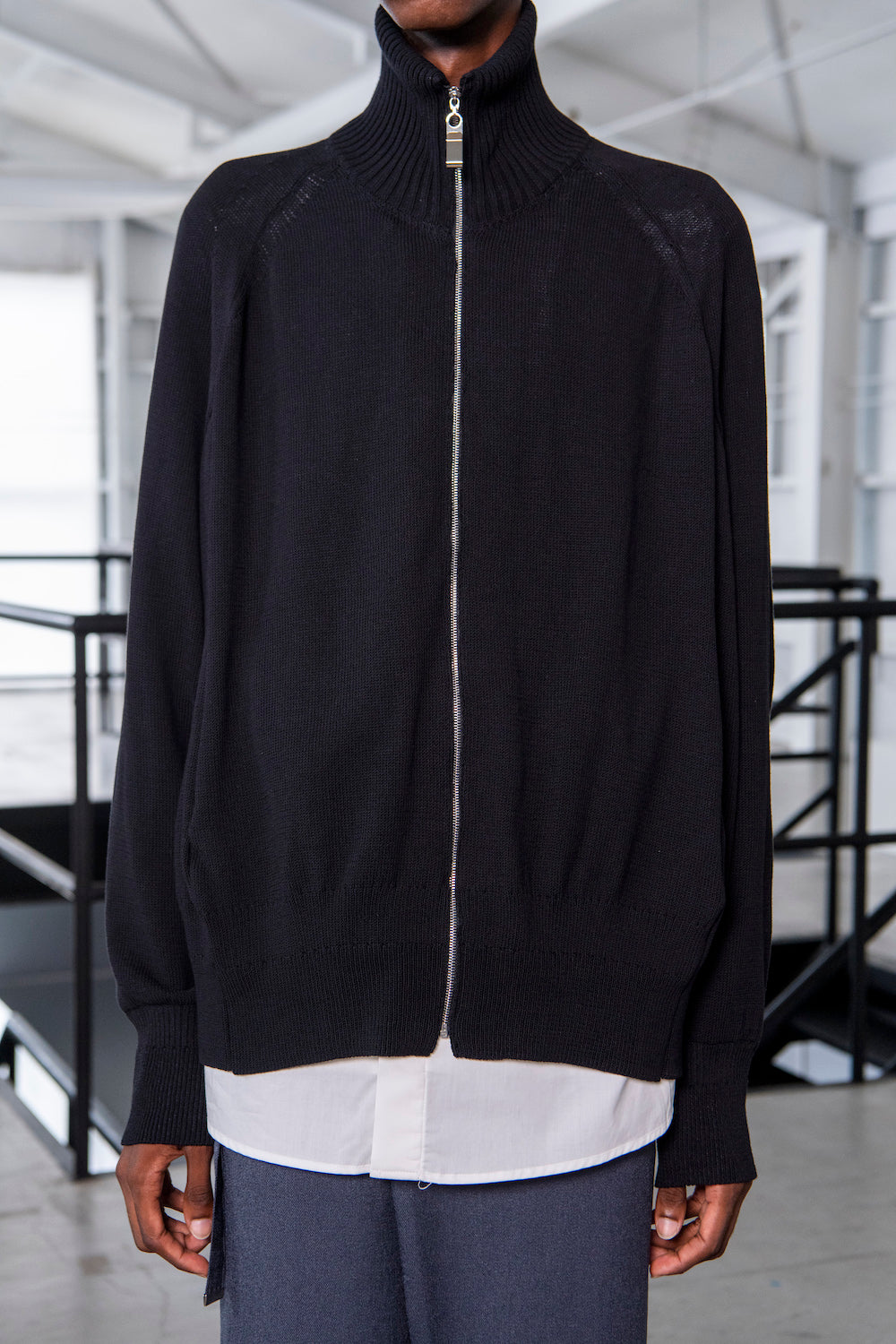 LB23SS-KN01-HP | ハイネックニットブルゾン(ドライバーズニット) | BLACK
