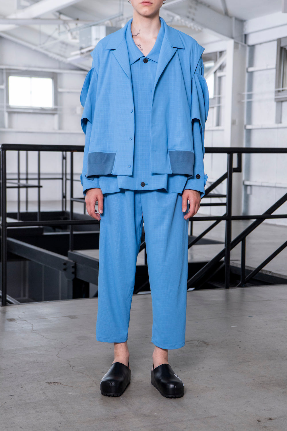 LB23SS-SJK03-ERW | エンボスリリーワルツデタッチャブルサマージャケット | ROYALBLUE