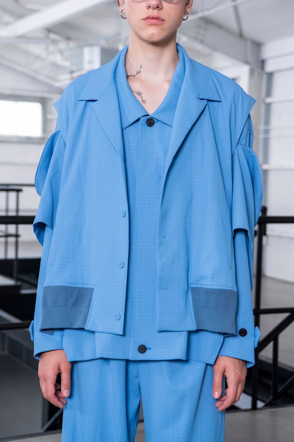 LB23SS-SJK03-ERW | エンボスリリーワルツデタッチャブルサマージャケット | ROYALBLUE