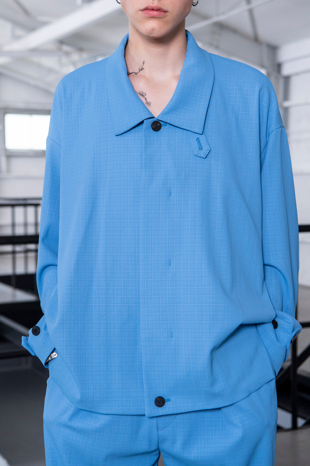 LB23SS-BL02-ERW | エンボスリリーワルツデッキジャケット | ROYAL BLUE