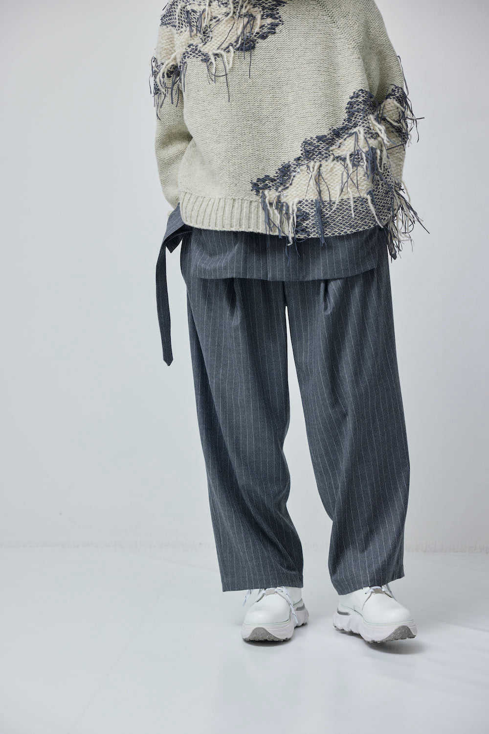 LB23AW-PT05-GST | 条纹羊毛哔叽口袋褶边宽裤 | 灰色条纹
