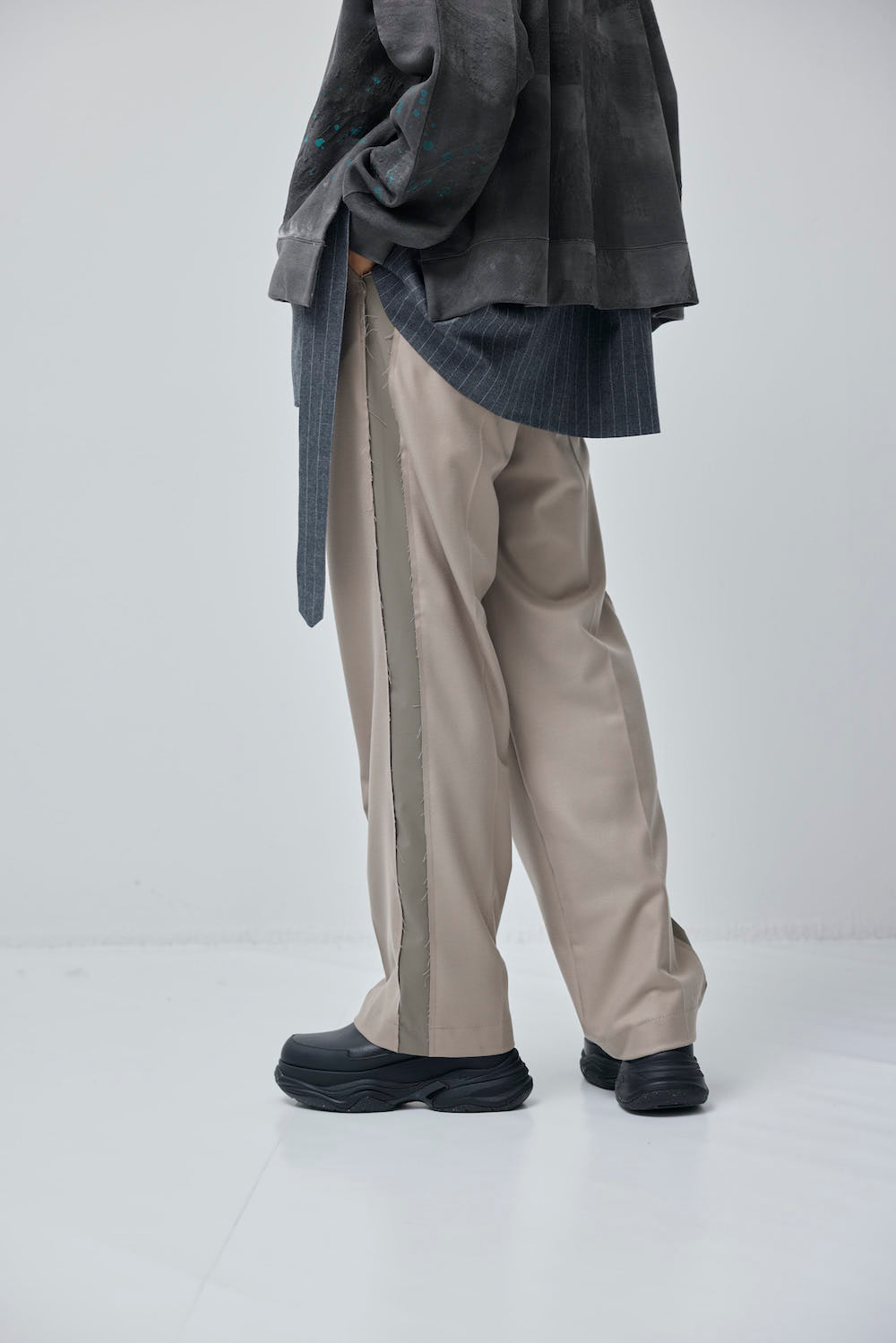 LB23AW-PT04-CWE | Comical Warm Excellent Sideline Wrapped Trousers | WOOD 